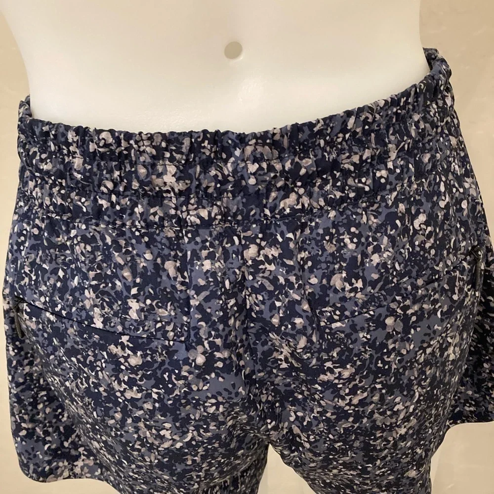 Athleta Abstract Black Confetti Print Athletic Shorts Size 4
